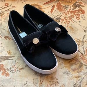 Liz Claiborne- Black Sneakers